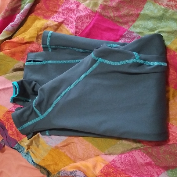 Nike Tops - NIKE KEYHOLE PULLOVER SIZE SMALL